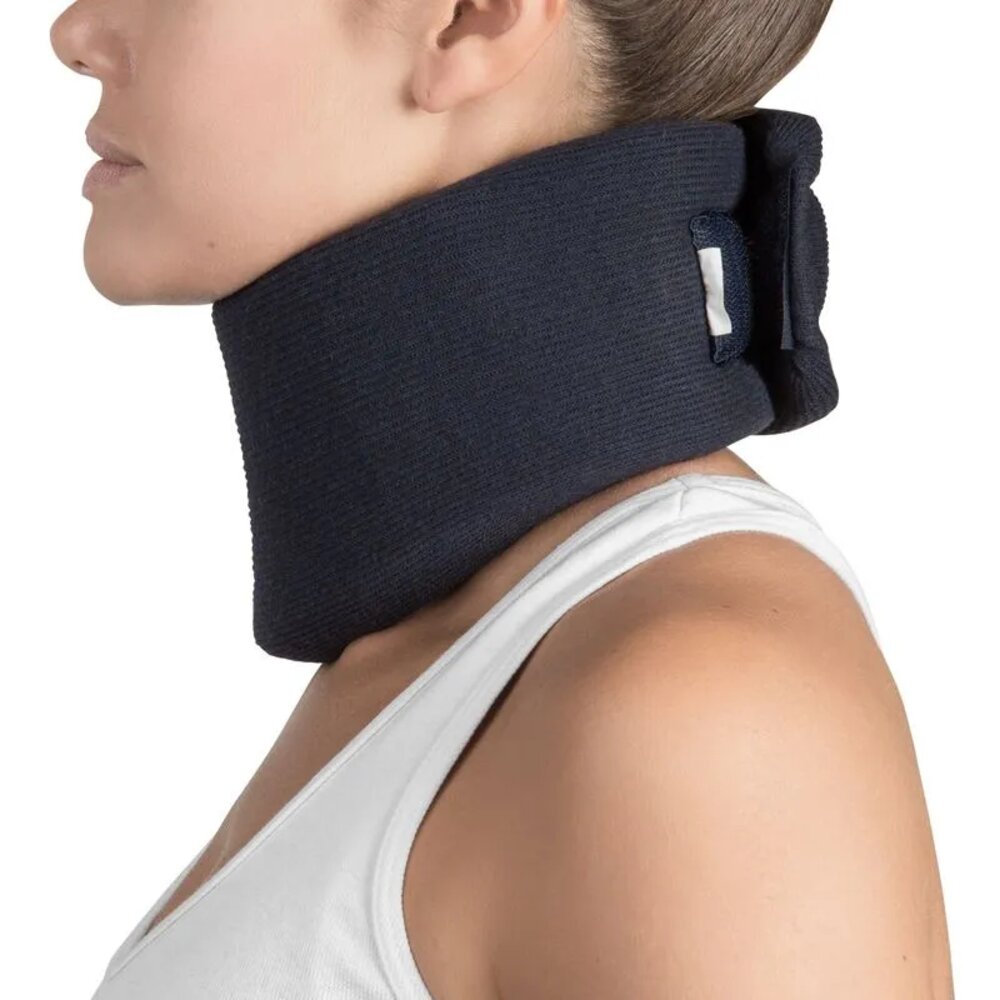 aa379cb57e22fd801b17b9b6a3d03839.jpg aa379cb57e22fd801b17b9b6a3d03839 Colar Cervical de Espuma Leve - Mercur