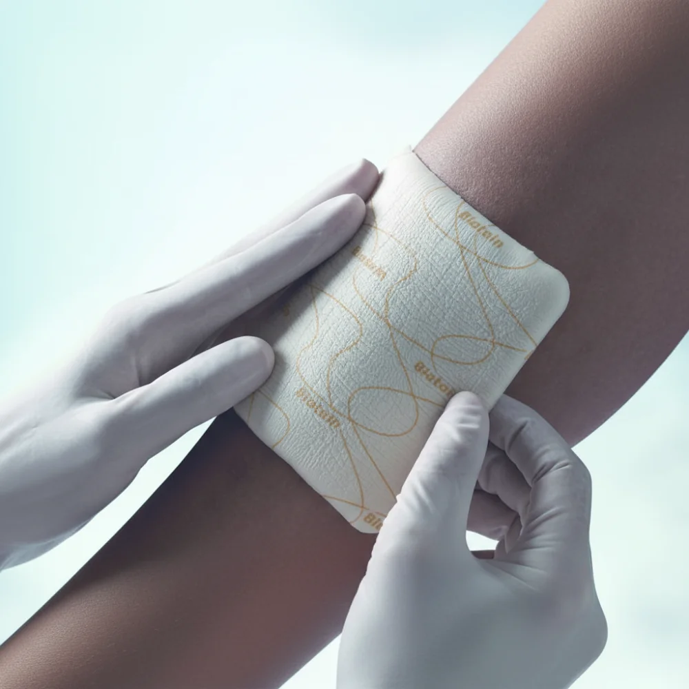 Curativo Biatain com IBU + Espuma e Não Adesivo - Coloplast 3 Curativo Biatain com IBU + Espuma e Não Adesivo - Coloplast – imagem 3 de 3